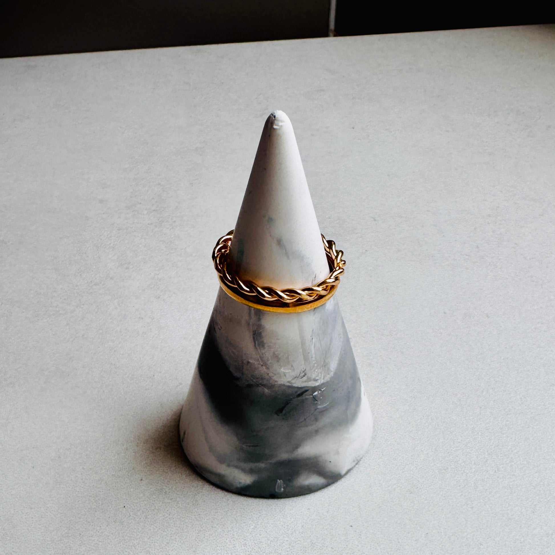 Ring Cone - Grey Marble
