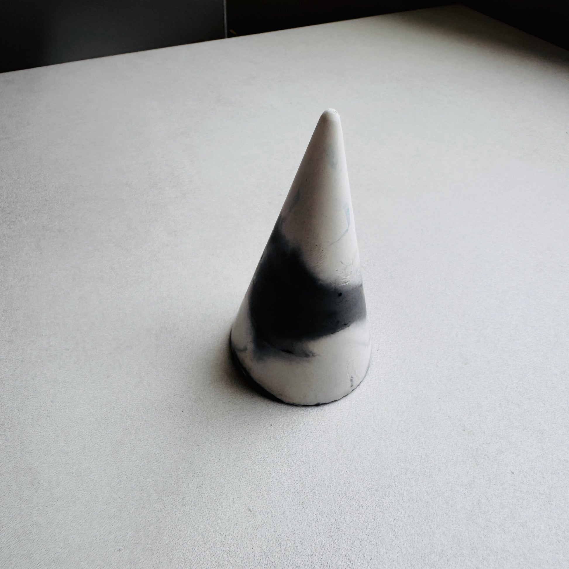 Ring Cone - Grey Marble