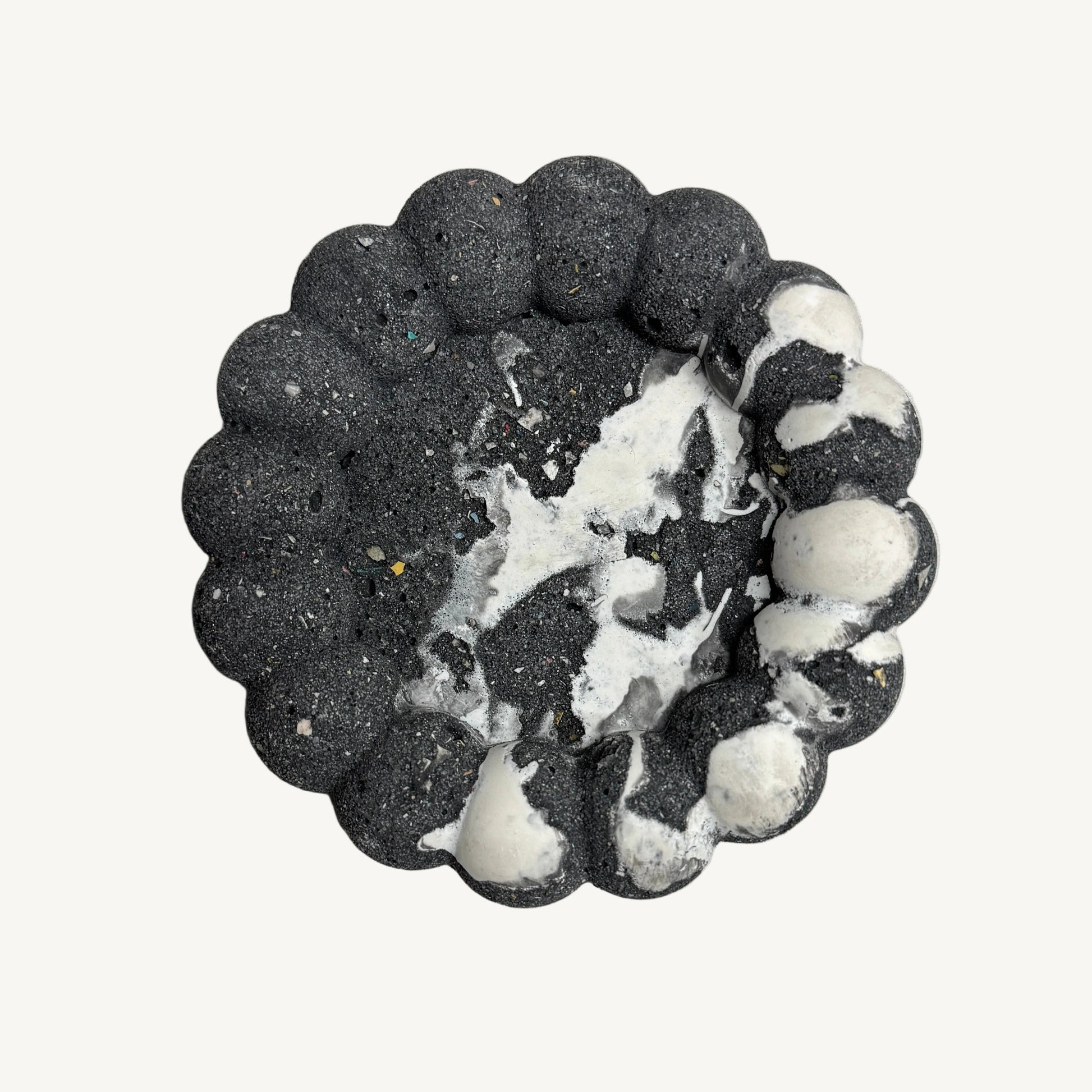 Pebble Black Round Decorative Tray
