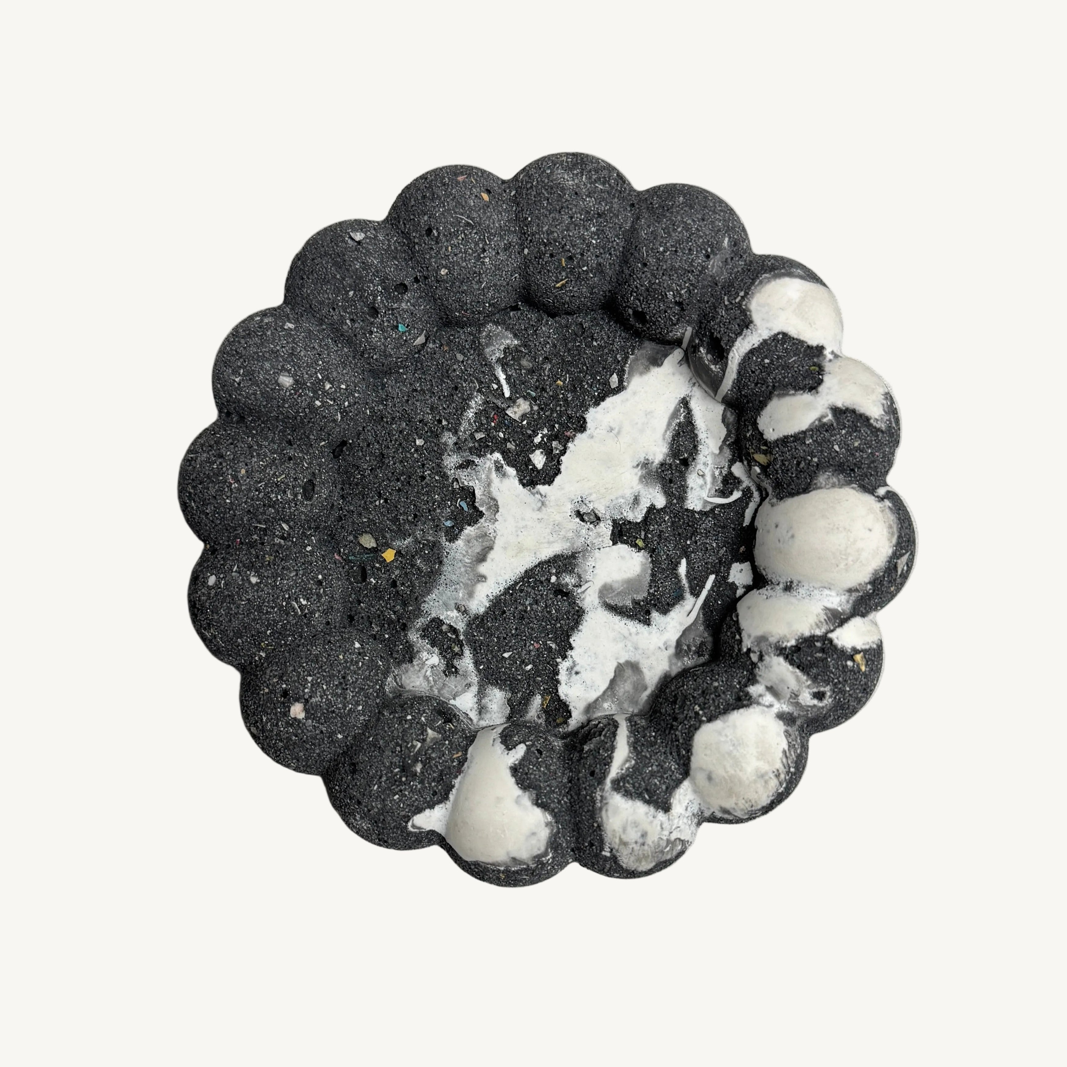 Pebble Black Round Decorative Tray