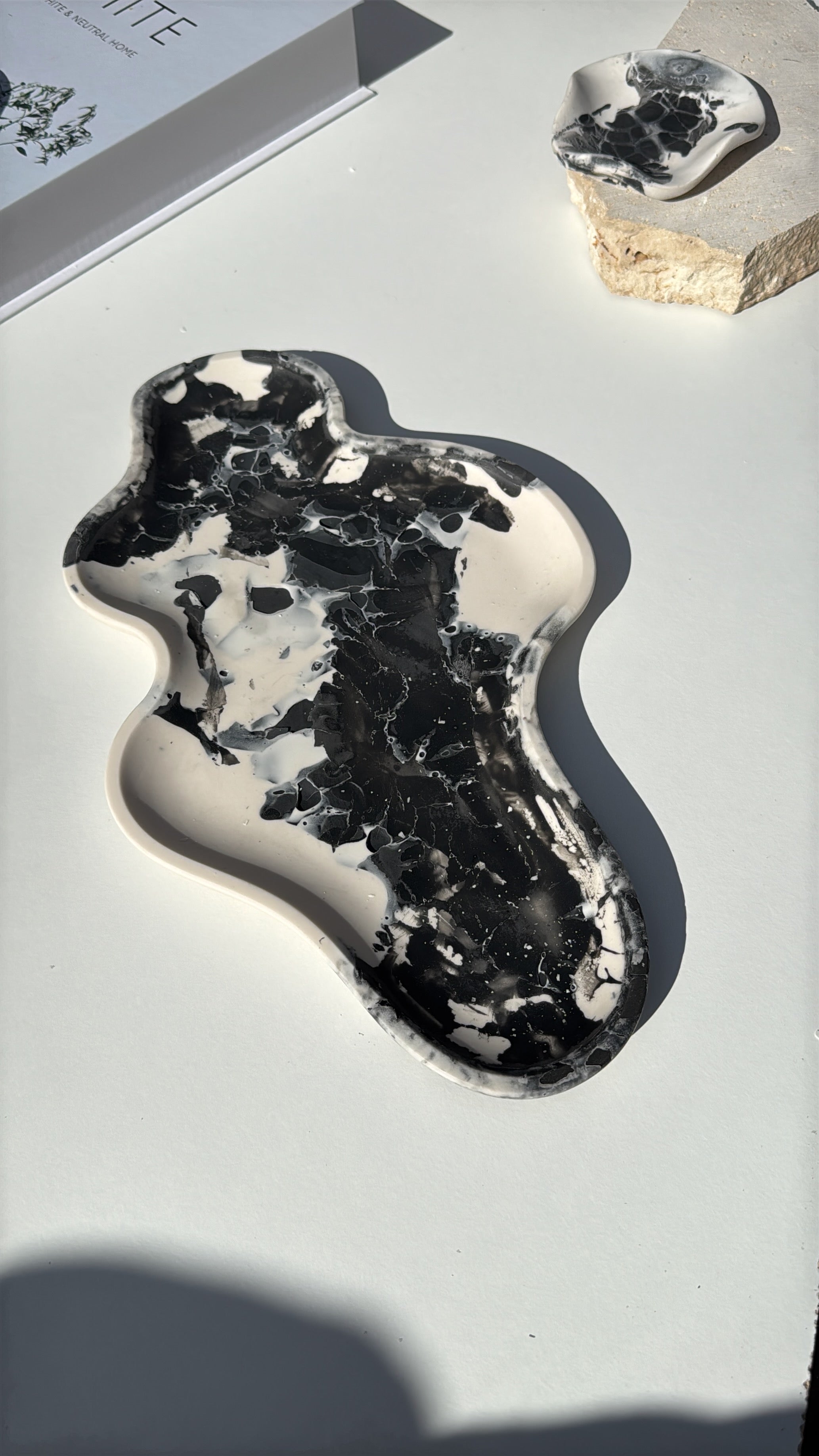 Large Cracked Design Decorative Tray